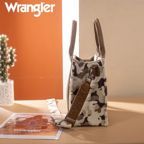 Wrangler Camo Print Tote/Crossbody -Brown With Matching Wallet - Picture 5 of 10
